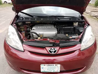 Toyota Sienna   - 2008