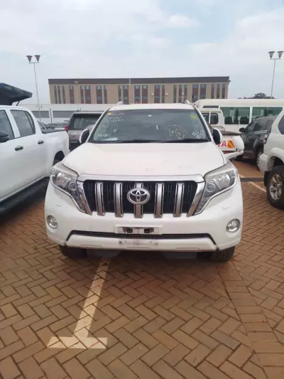 Toyota Land Cruiser Prado   - 2015