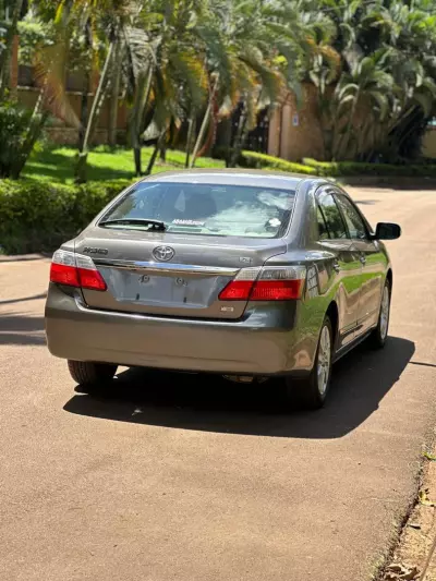 Toyota Premio    - 2009