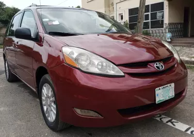 Toyota Sienna   - 2008