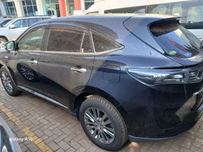 Toyota Harrier hybrid