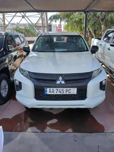 Mitsubishi L200 D/C GL Petrol