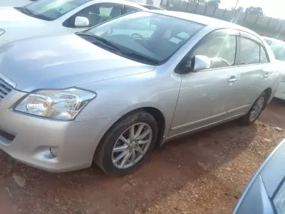 Toyota Premio    - 2009