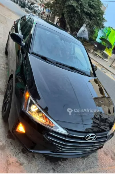 Hyundai Elantra   - 2019