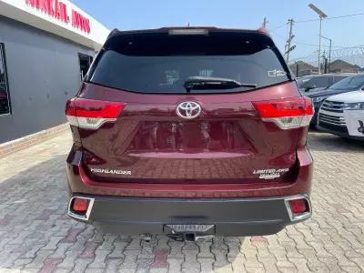 Toyota Highlander   - 2018