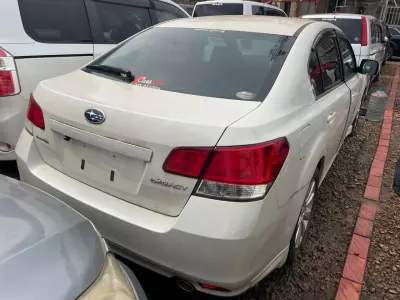 Subaru Legacy   - 2009