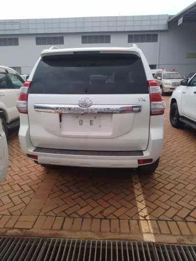 Toyota Land Cruiser Prado   - 2015