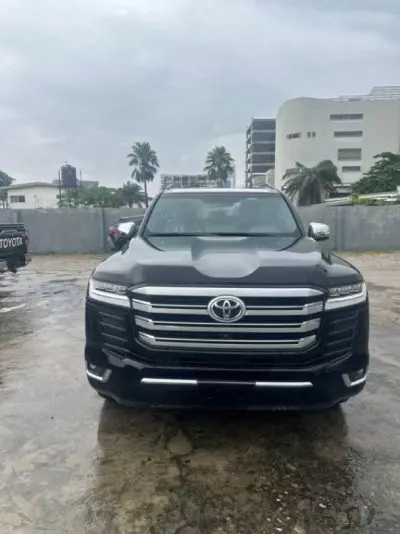 Toyota LAND CRUISER 300 LC300