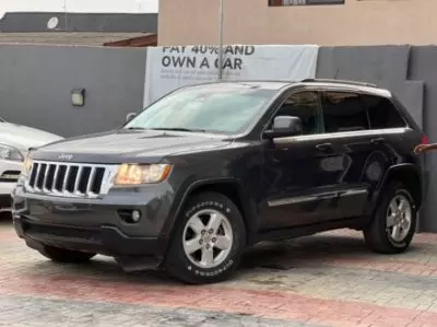 JEEP Laredo