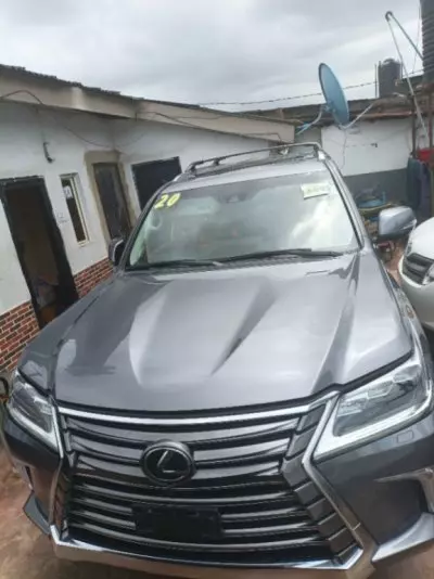 Lexus LX 570