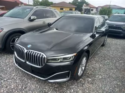 BMW 740