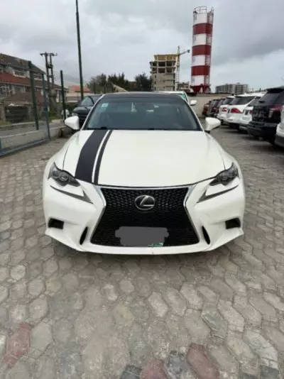 Lexus IS
