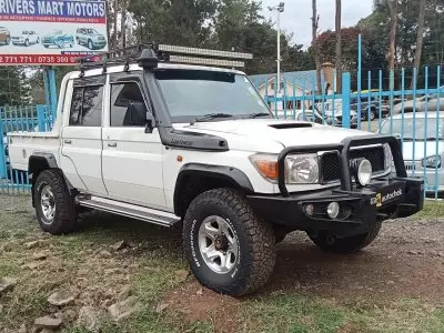 Toyota Land Cruiser 79 Double Cabin