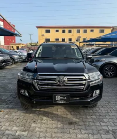 Toyota Landcruiser V8