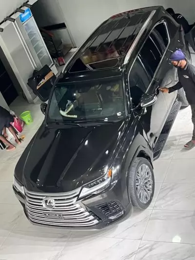 Lexus LX 600