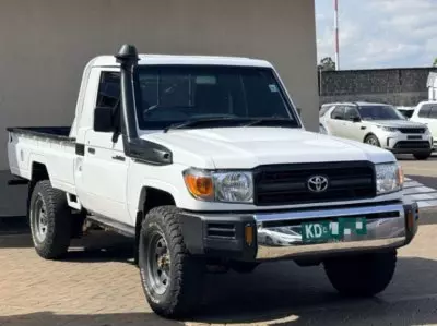 Toyota Land Cruiser 79 Single Cabin