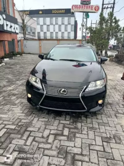 Lexus ES