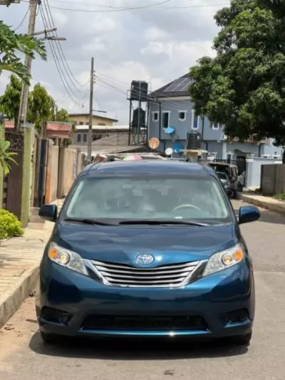 Toyota Sienna