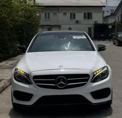 Mercedes-Benz C400