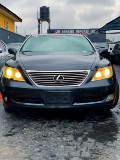 Lexus LS 460