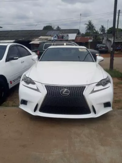 Lexus IS 200