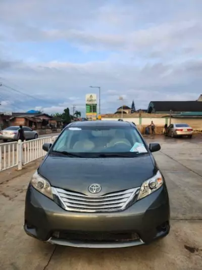Toyota Sienna