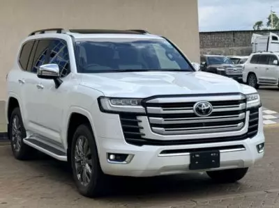 Toyota LAND CRUISER 300 LC300