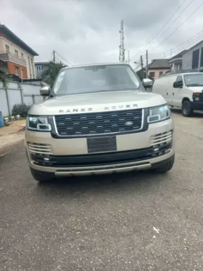 RANGE ROVER HSE LR4