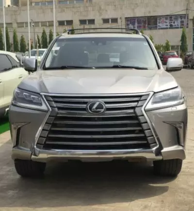Lexus LX