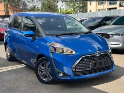 Toyota Sienta Hybrid