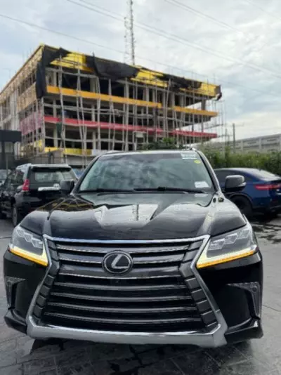 Lexus LX