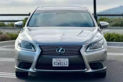 Lexus LS 400