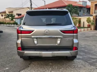 Lexus LX 570