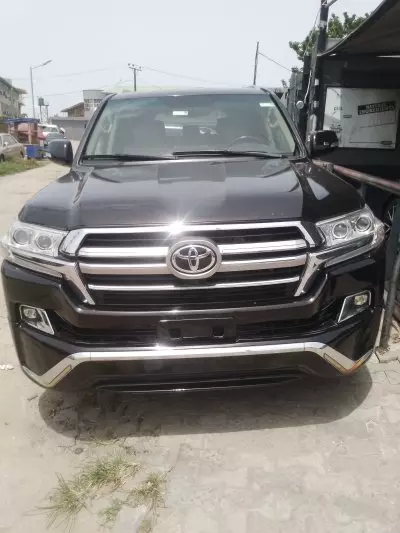 Toyota Land Cruiser Prado VX.L