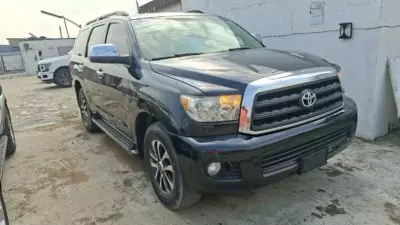 Toyota Sequoia