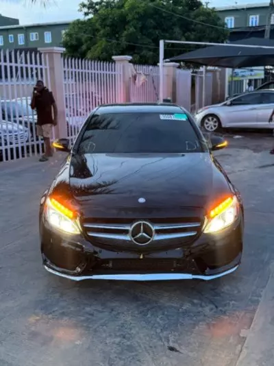 Mercedes-Benz C 300
