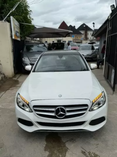 Mercedes-Benz C 300