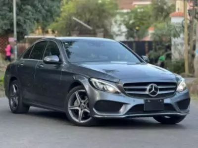 Mercedes-Benz C220