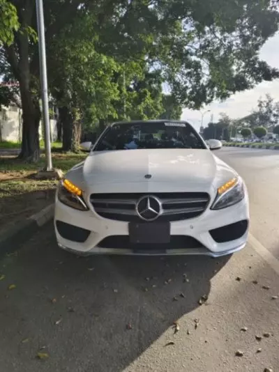 Mercedes-Benz C400