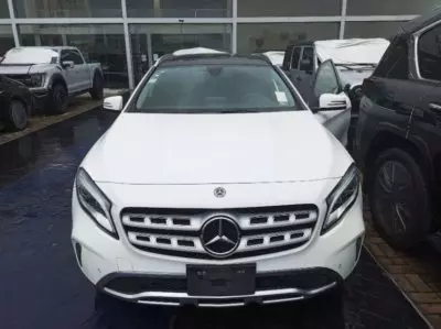 Mercedes-Benz GLA 200