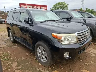 Toyota Landcruiser  V8