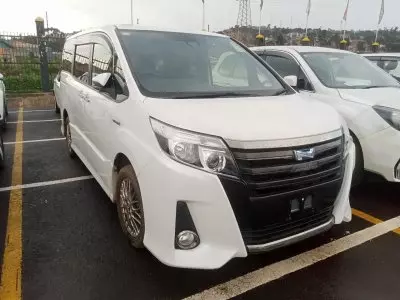 Toyota Noah Hybrid
