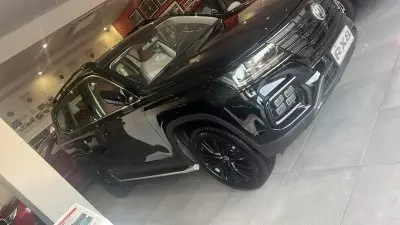 MG MG RX8	SUV 4X4 -7 places- 2,0L Turbo - version luxe