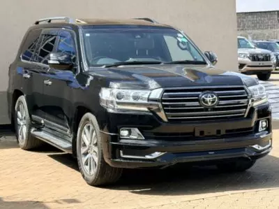 Toyota Land Cruiser V8