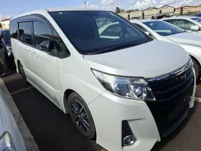 Toyota Noah Hybrid