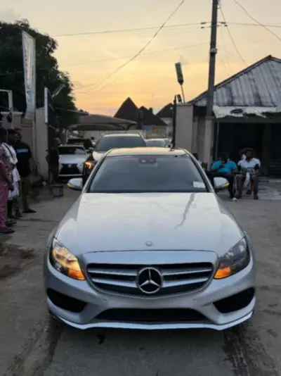 Mercedes-Benz C 300