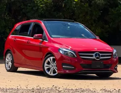 Mercedes-Benz B 180