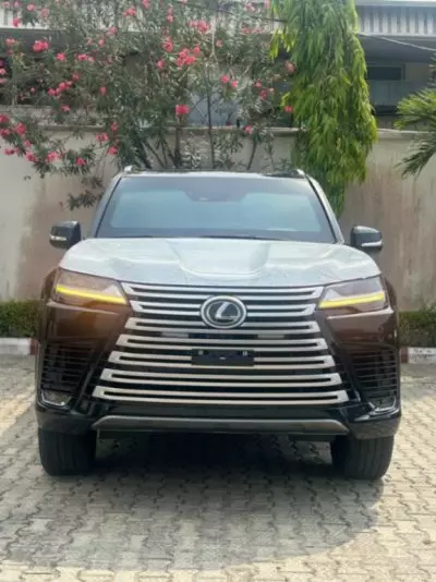 Lexus LX 600