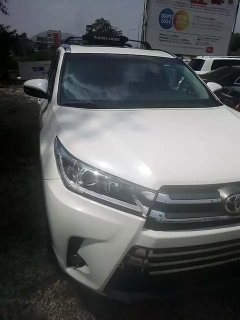 Toyota Highlander   - 2014