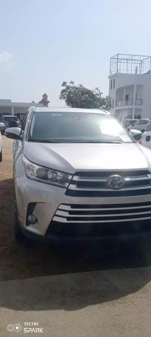 Toyota Highlander   - 2017